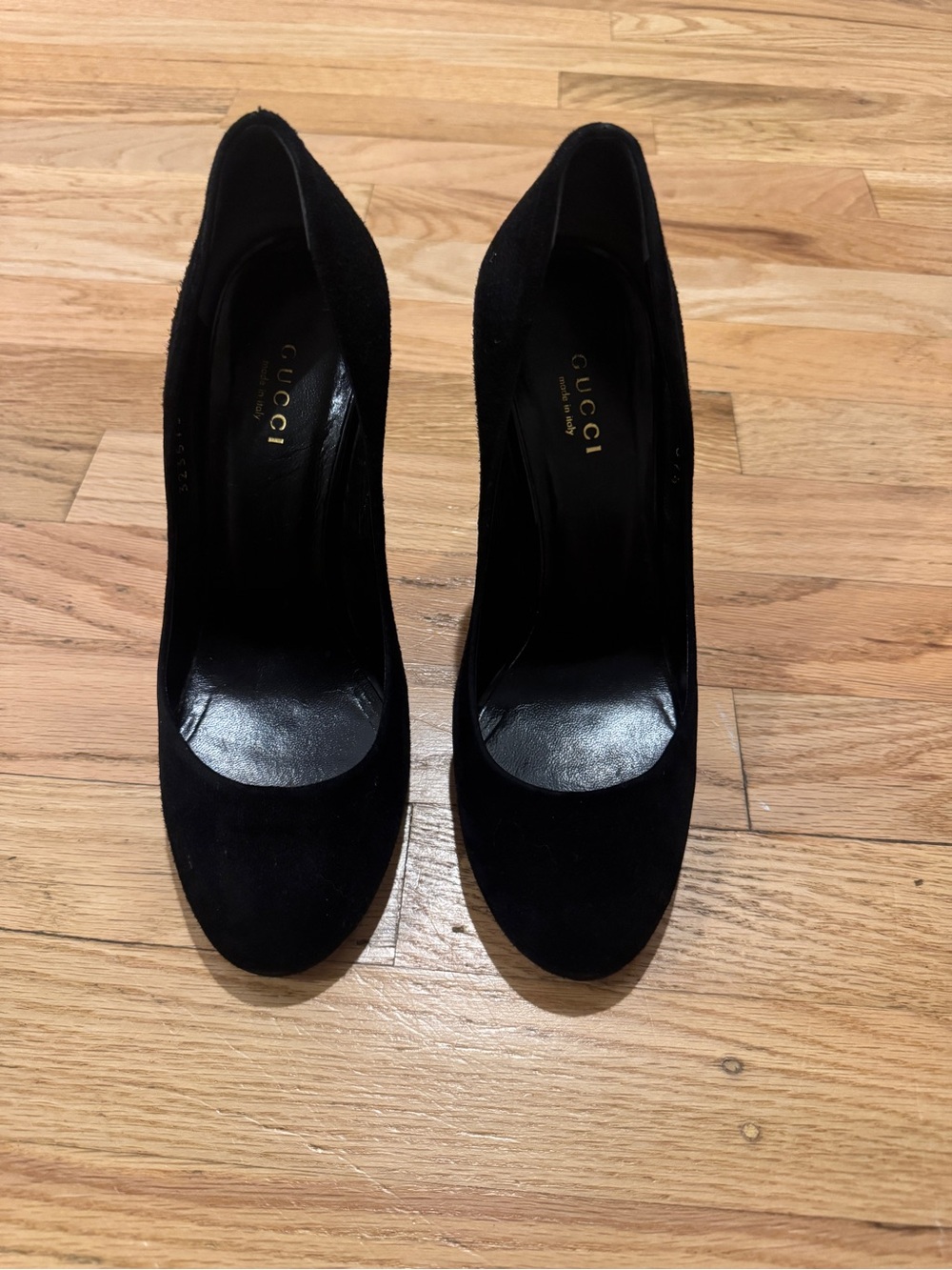 Gucci Black Suede Round Toe Pumps Heels Size 37.5 Made in Italy